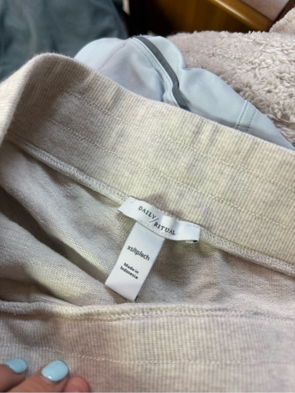 Daily Ritual Light Taupe Ribbed Waist Drawstring Athletic Shorts - Picture 3 of 3